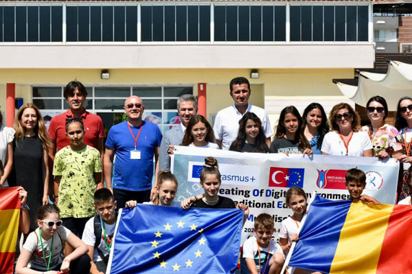 Erasmus Projesi Kapsamında Yurtdışından Gelen Öğrenci ve Öğretmenler Başkan Erol'u Ziyaret...