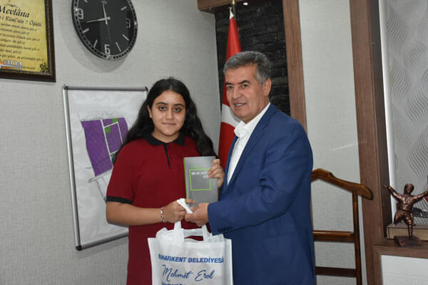 Başkan Erol'dan Öğrencilere  başarı ödülleri 